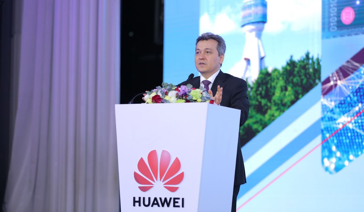 Stepping into the Intelligent Future: Huawei's Tech Carnival Opens in Uzbekistan